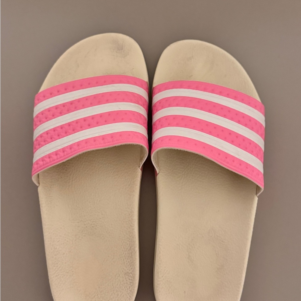 adidas Originals Adilette Women's Slides
- Size 8